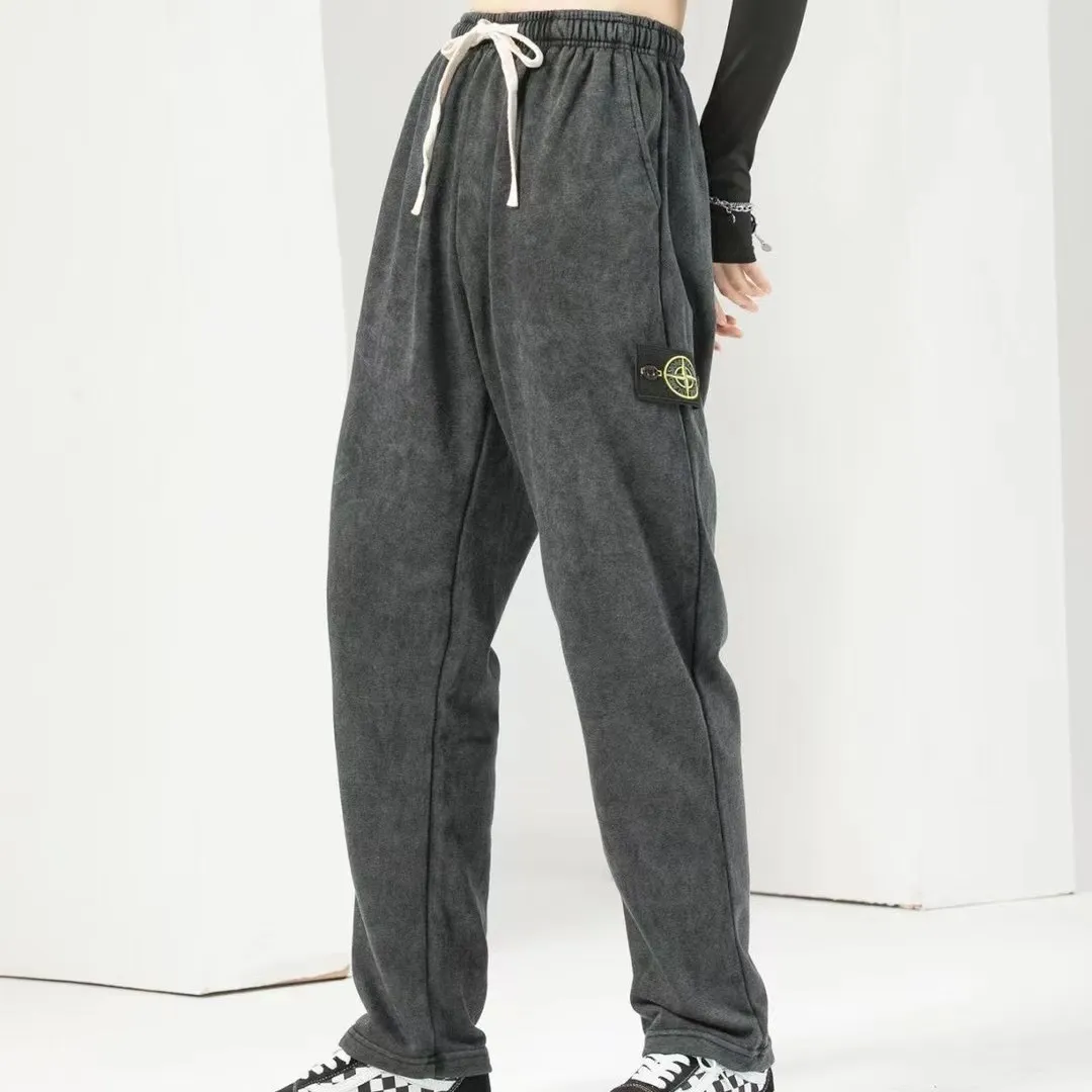 W2231#P150💰 Stone Stone Black Warrior Badge Compass Washed and Distressed Drawstring Terry High Street Long Sweatpants for Men and Women Fashionable 🛒 This item can be worn by both men and women. The texture is very good and the upper body is particularly good-looking. It can be used in the high street for leisure. It looks slim and looks good in photos. Color: washed black. Size: M L XL XXL
